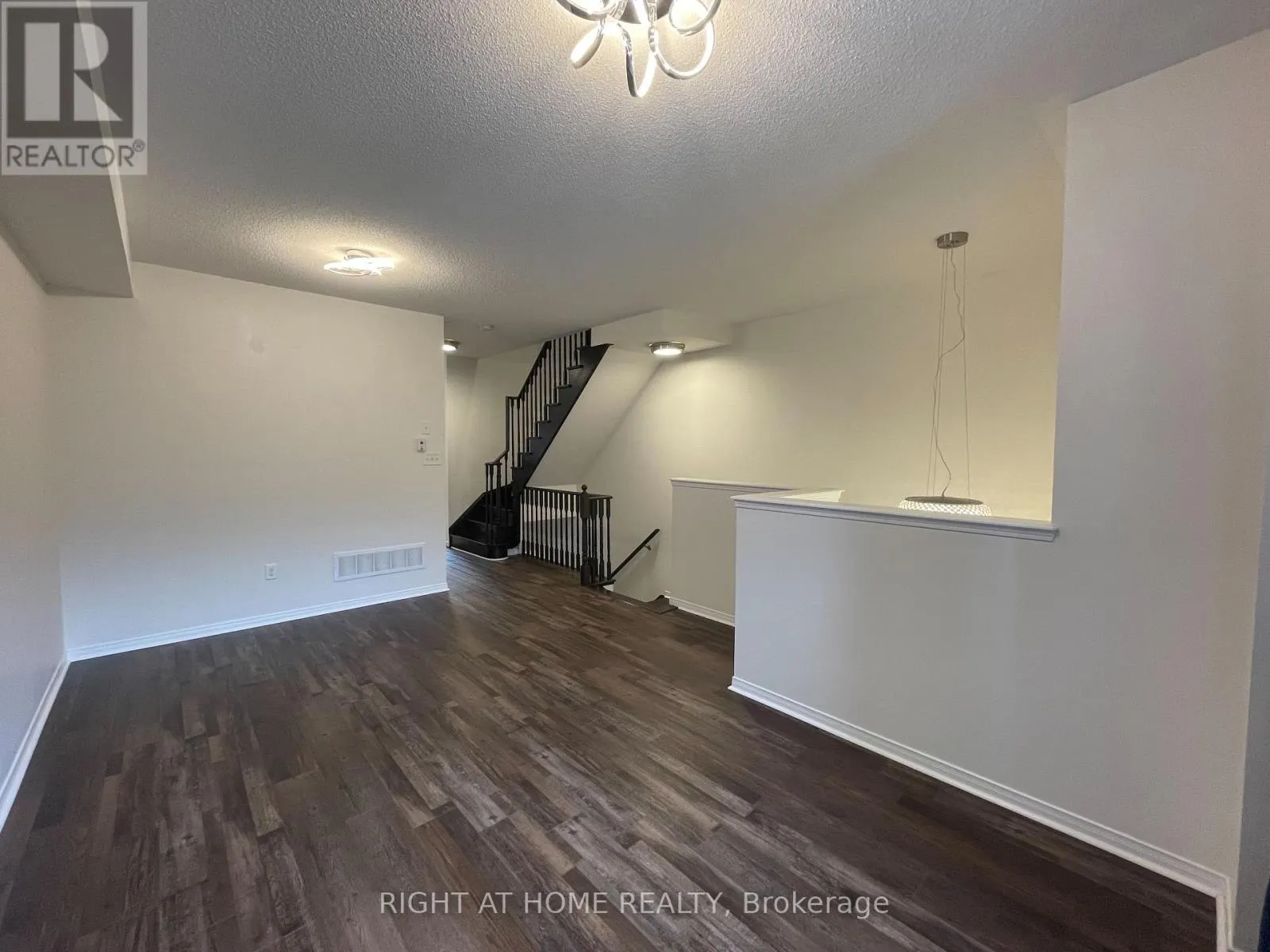 4 - 2171 FIDDLERS WAY