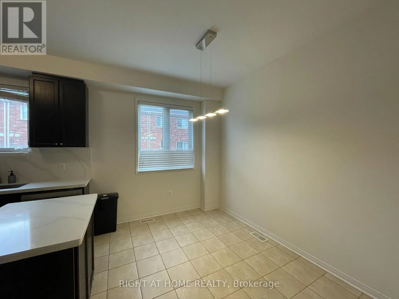 4 - 2171 FIDDLERS WAY