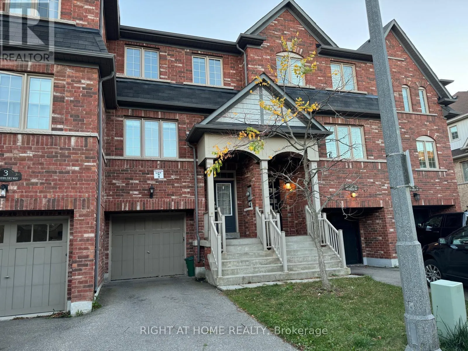 4 - 2171 FIDDLERS WAY