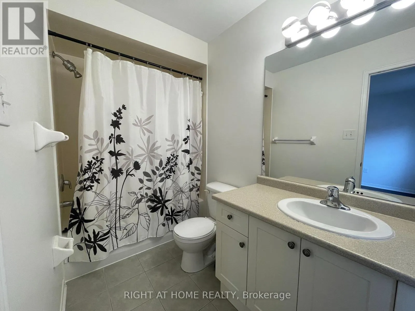 4 - 2171 FIDDLERS WAY