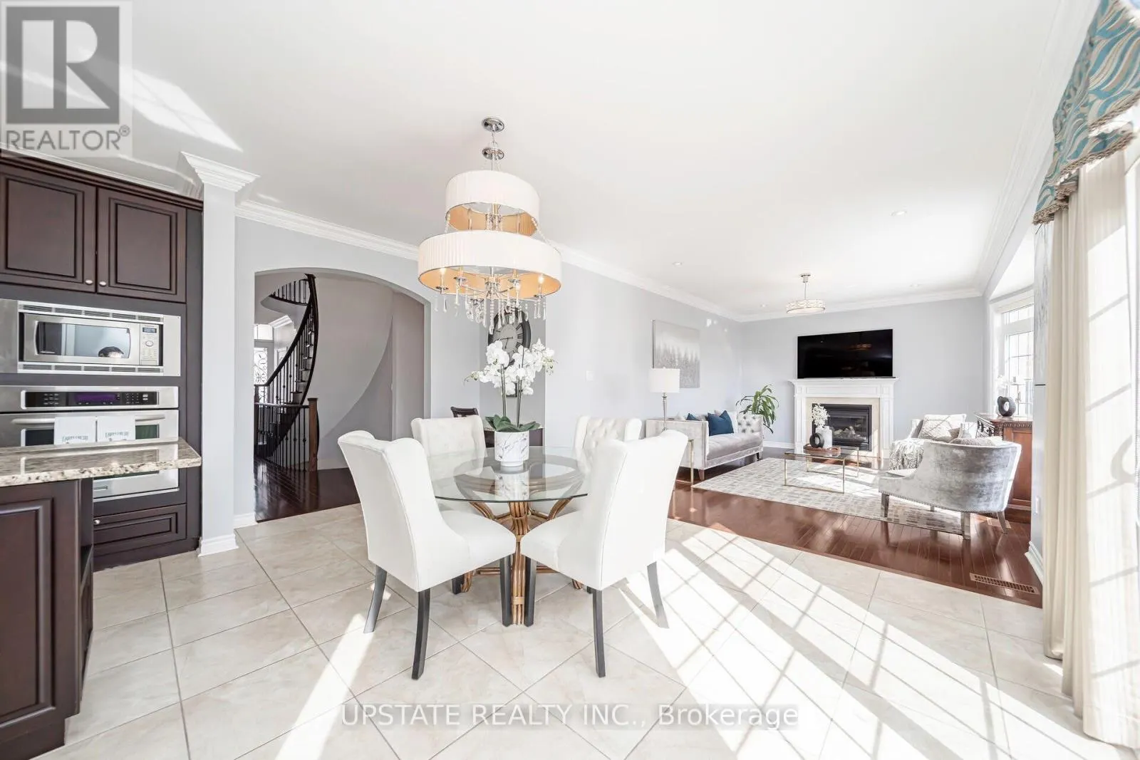 10 AGINCOURT CIRCLE