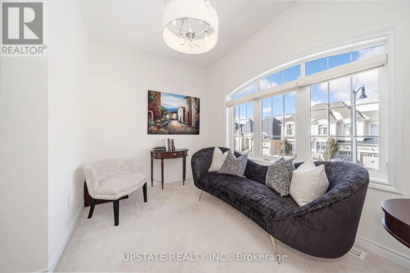 10 AGINCOURT CIRCLE