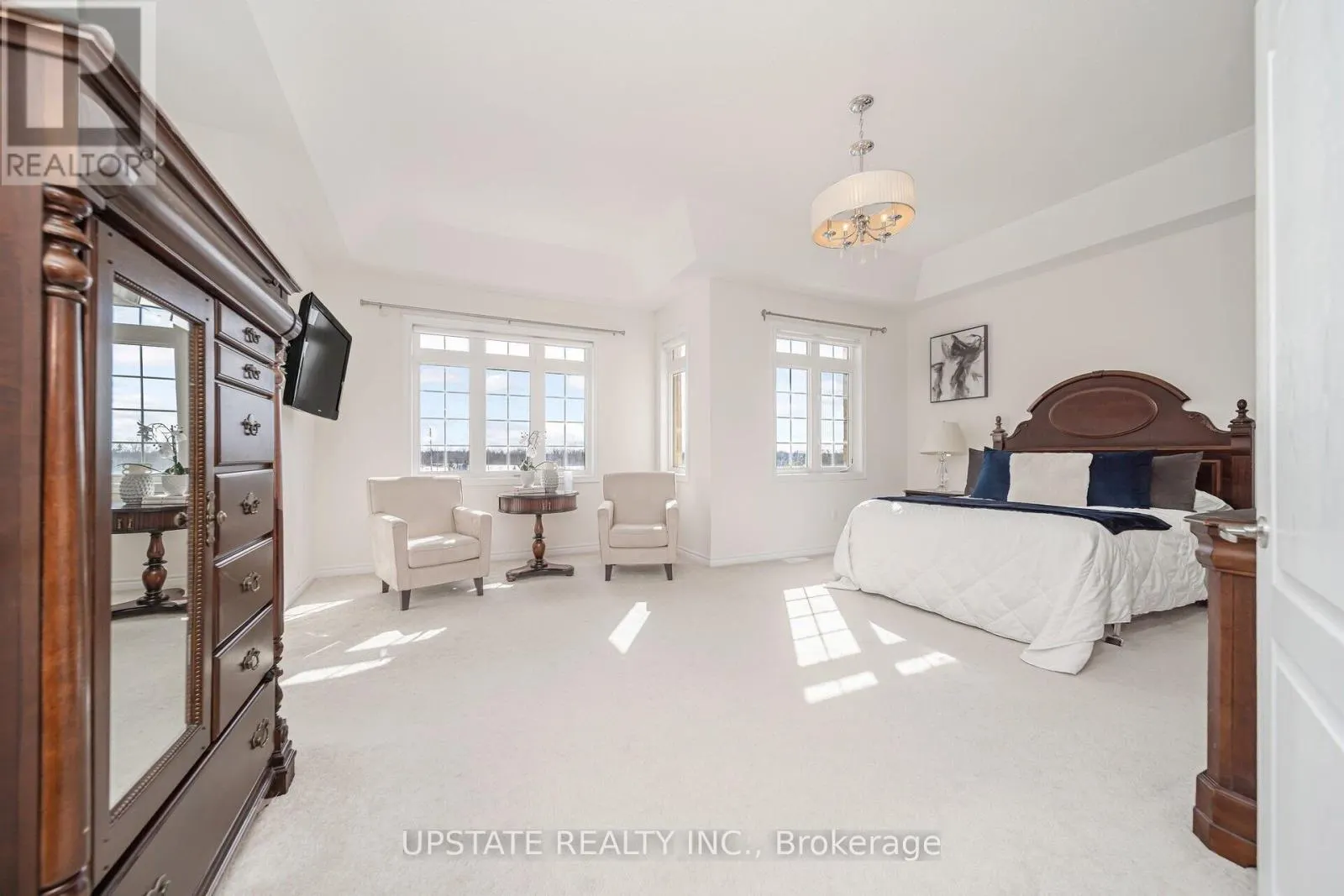 10 AGINCOURT CIRCLE