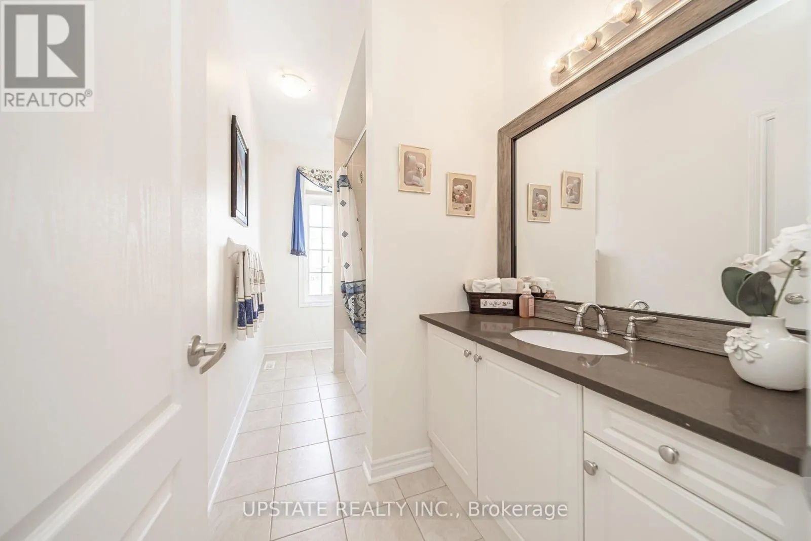 10 AGINCOURT CIRCLE