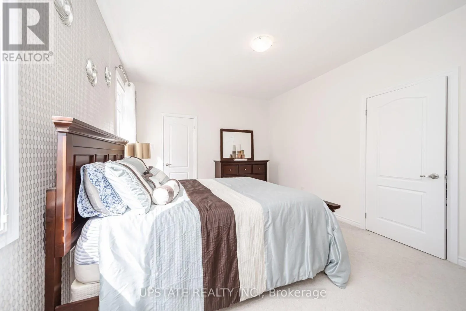 10 AGINCOURT CIRCLE