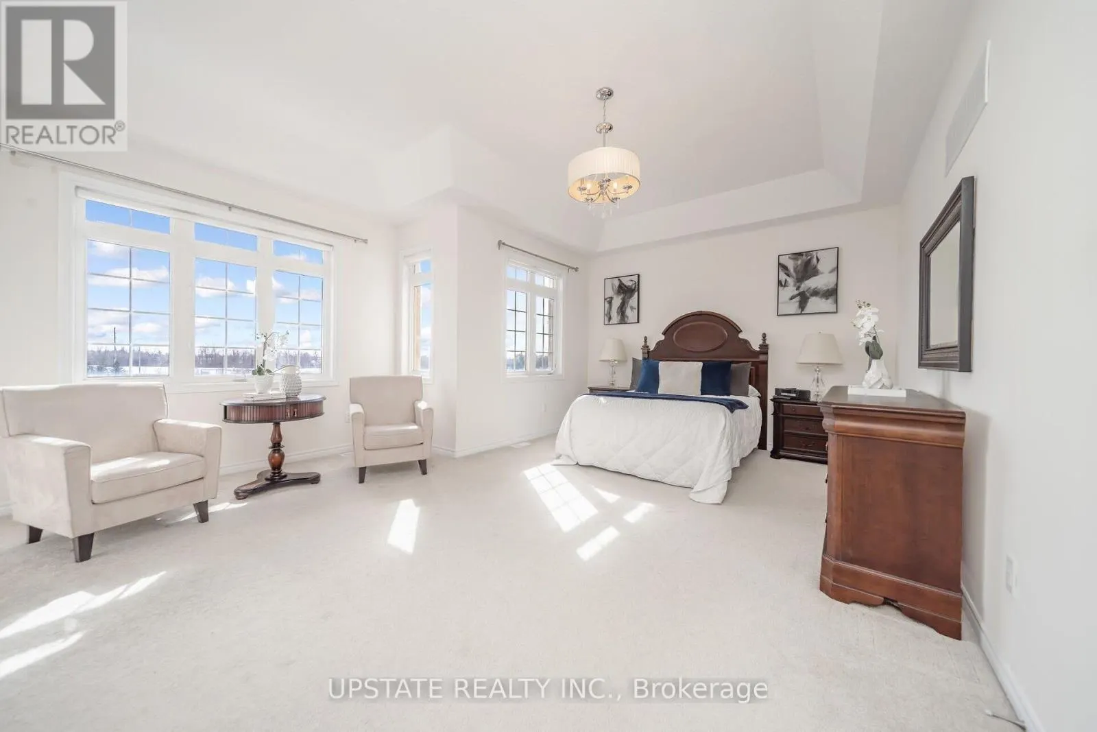 10 AGINCOURT CIRCLE