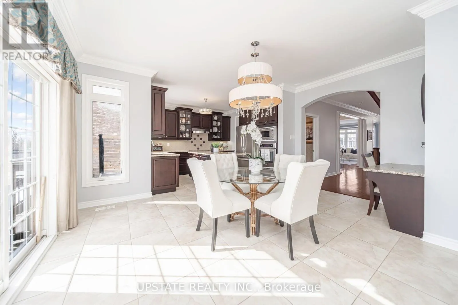 10 AGINCOURT CIRCLE