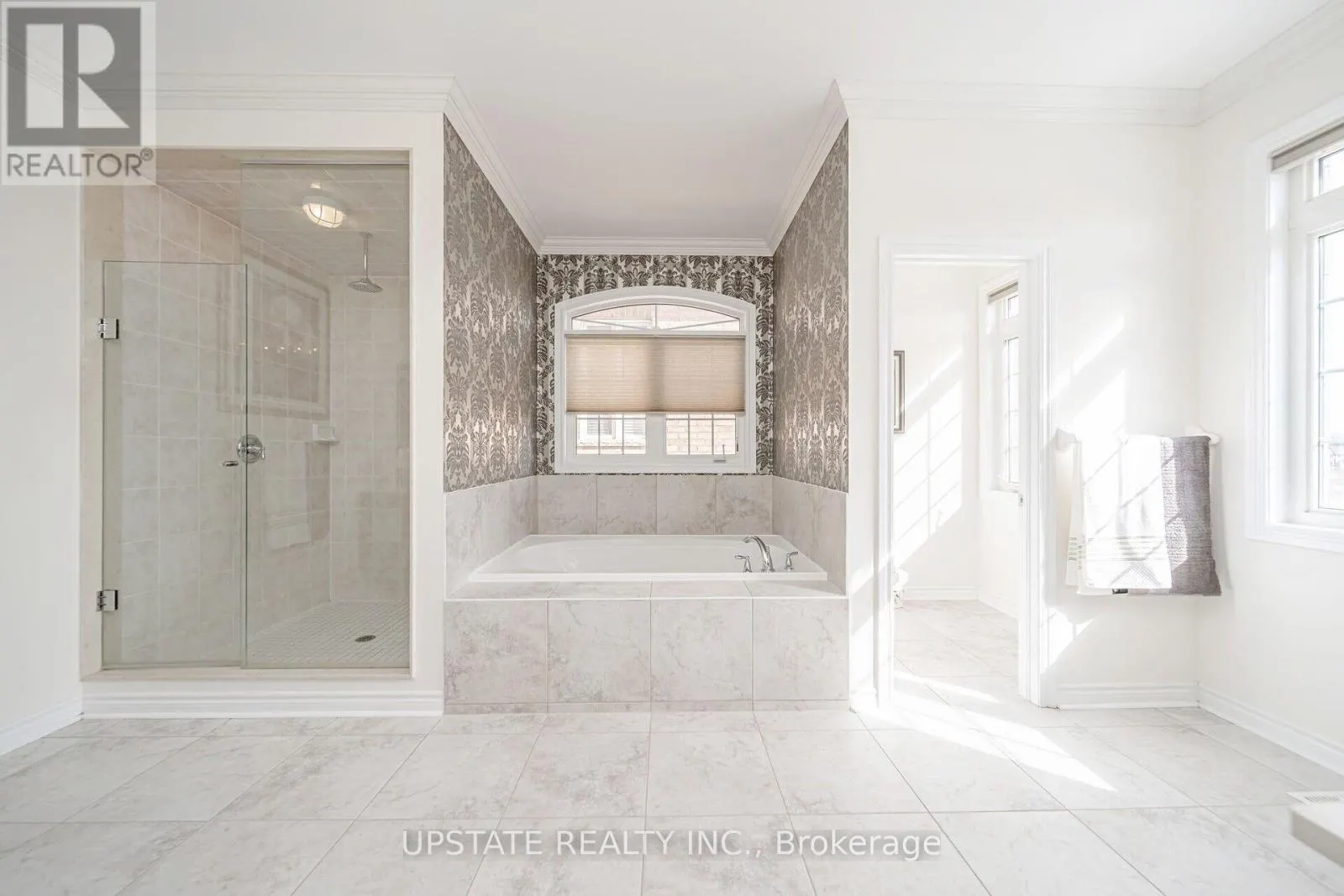 10 AGINCOURT CIRCLE