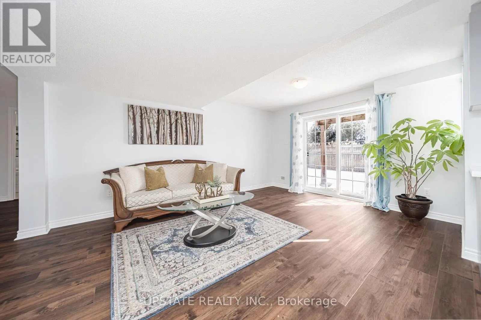 10 AGINCOURT CIRCLE