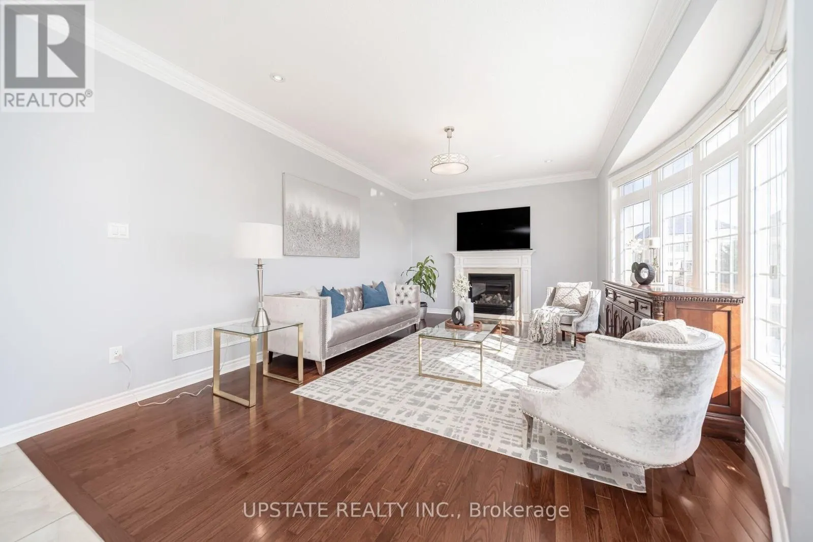 10 AGINCOURT CIRCLE