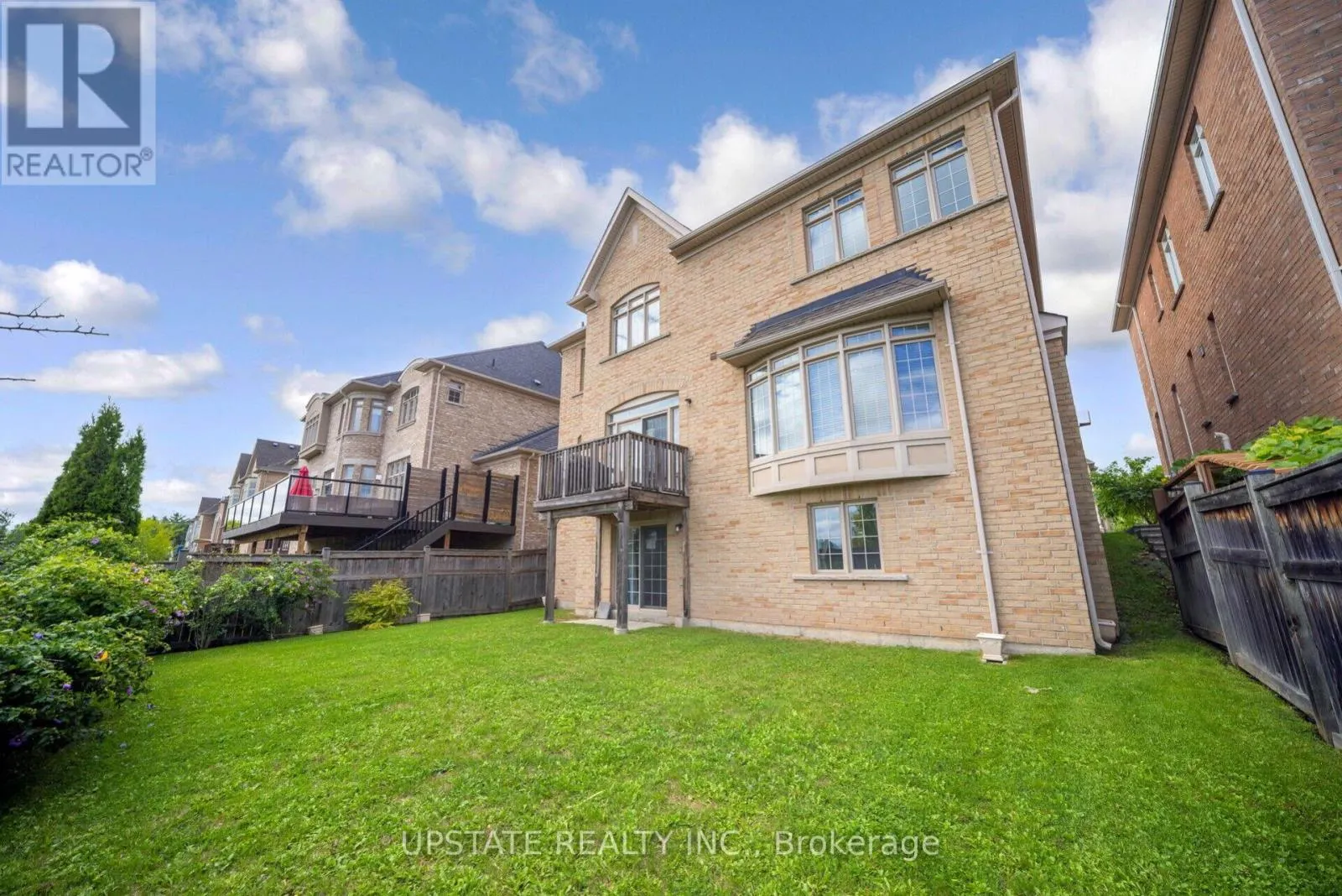 10 AGINCOURT CIRCLE