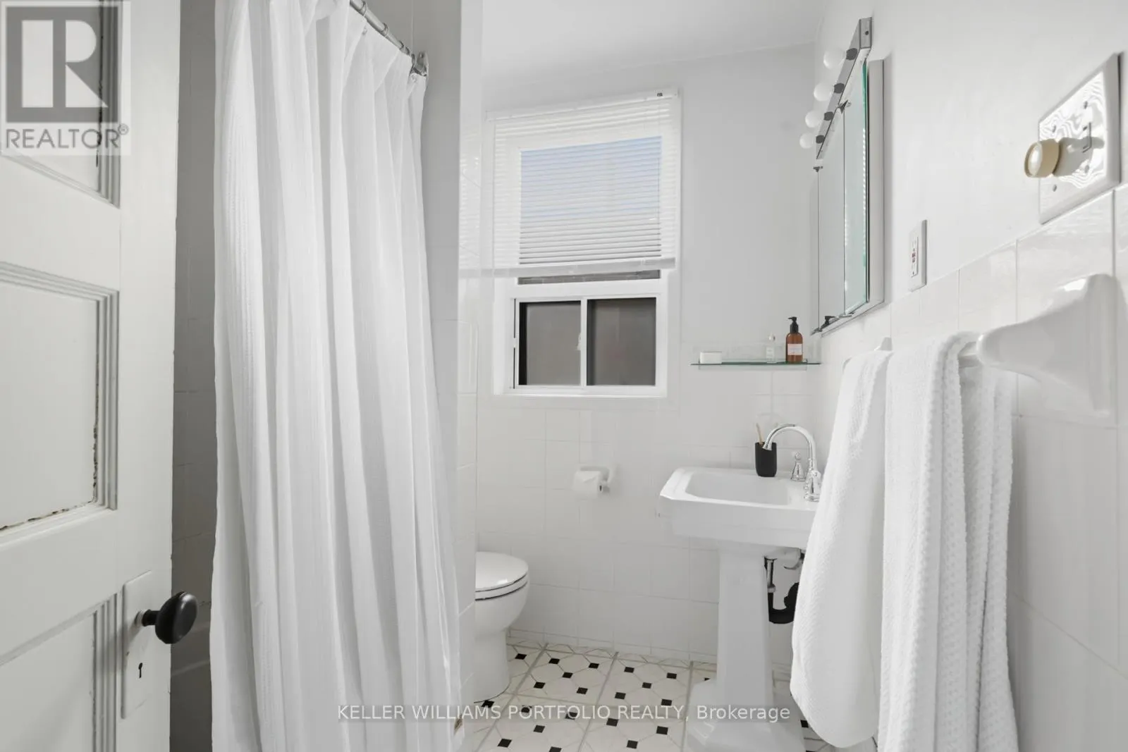52 LYND AVENUE