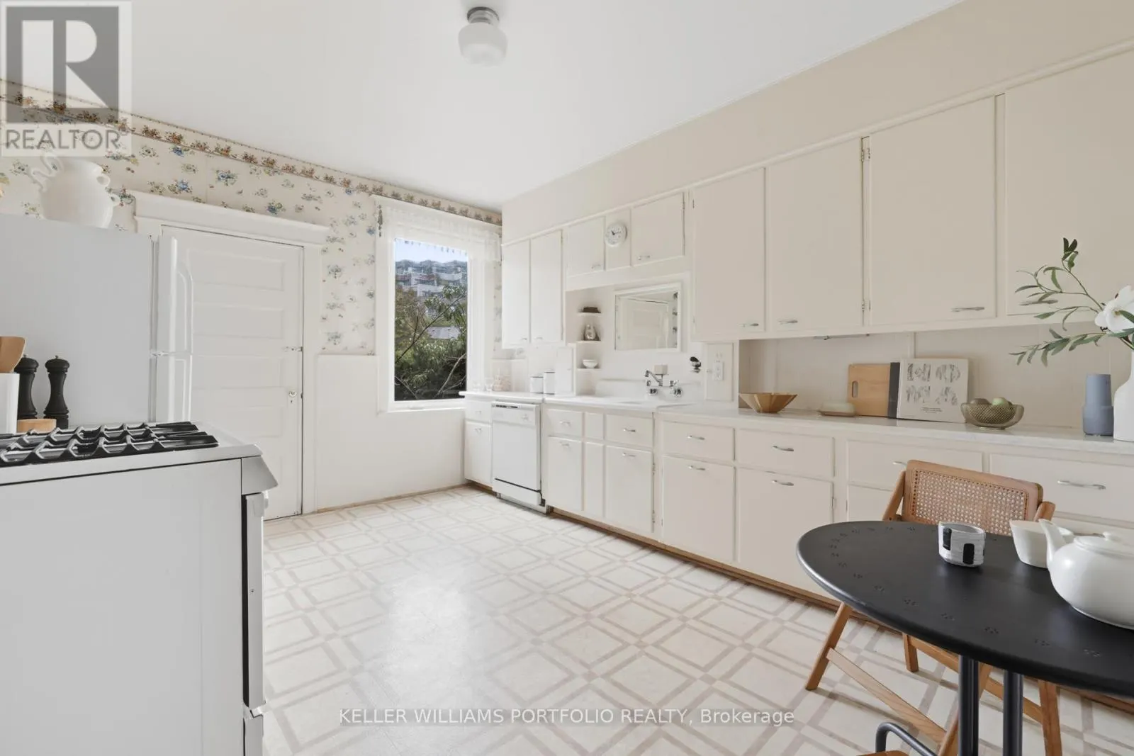 52 LYND AVENUE