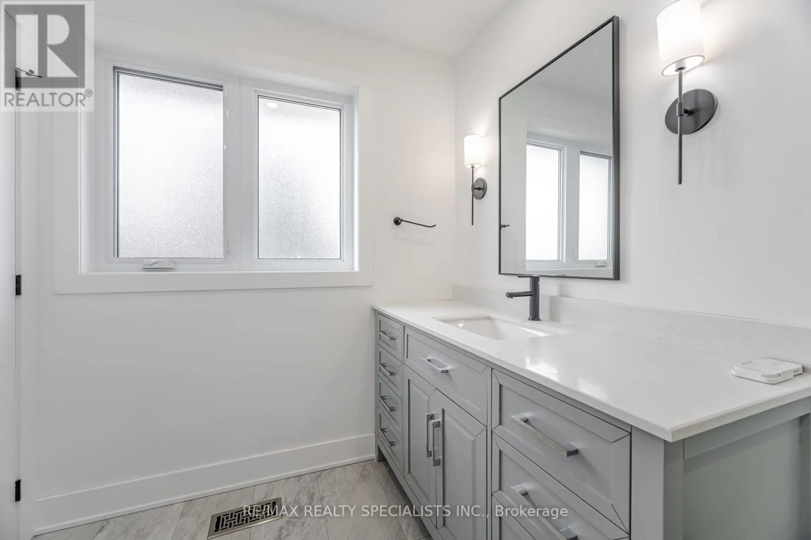 29 NORFIELD CRESCENT