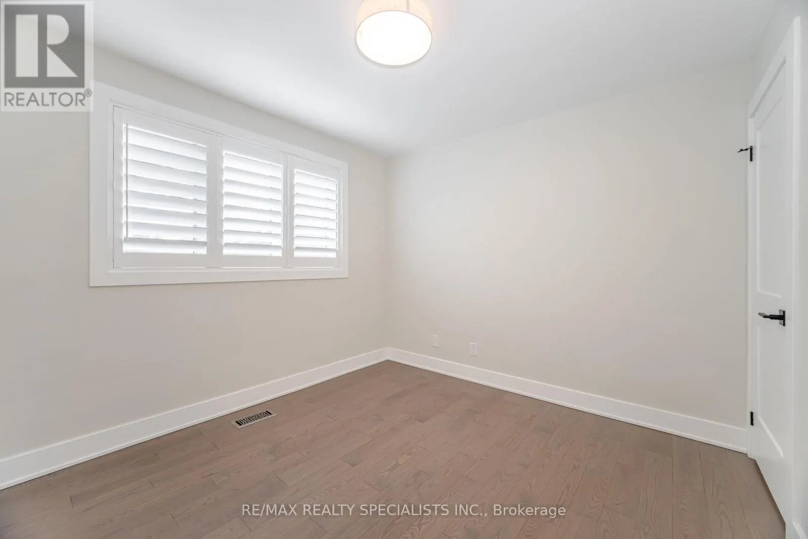 29 NORFIELD CRESCENT