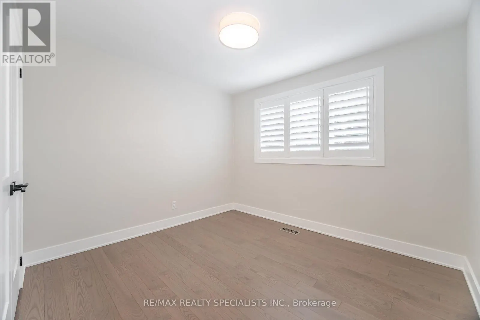 29 NORFIELD CRESCENT