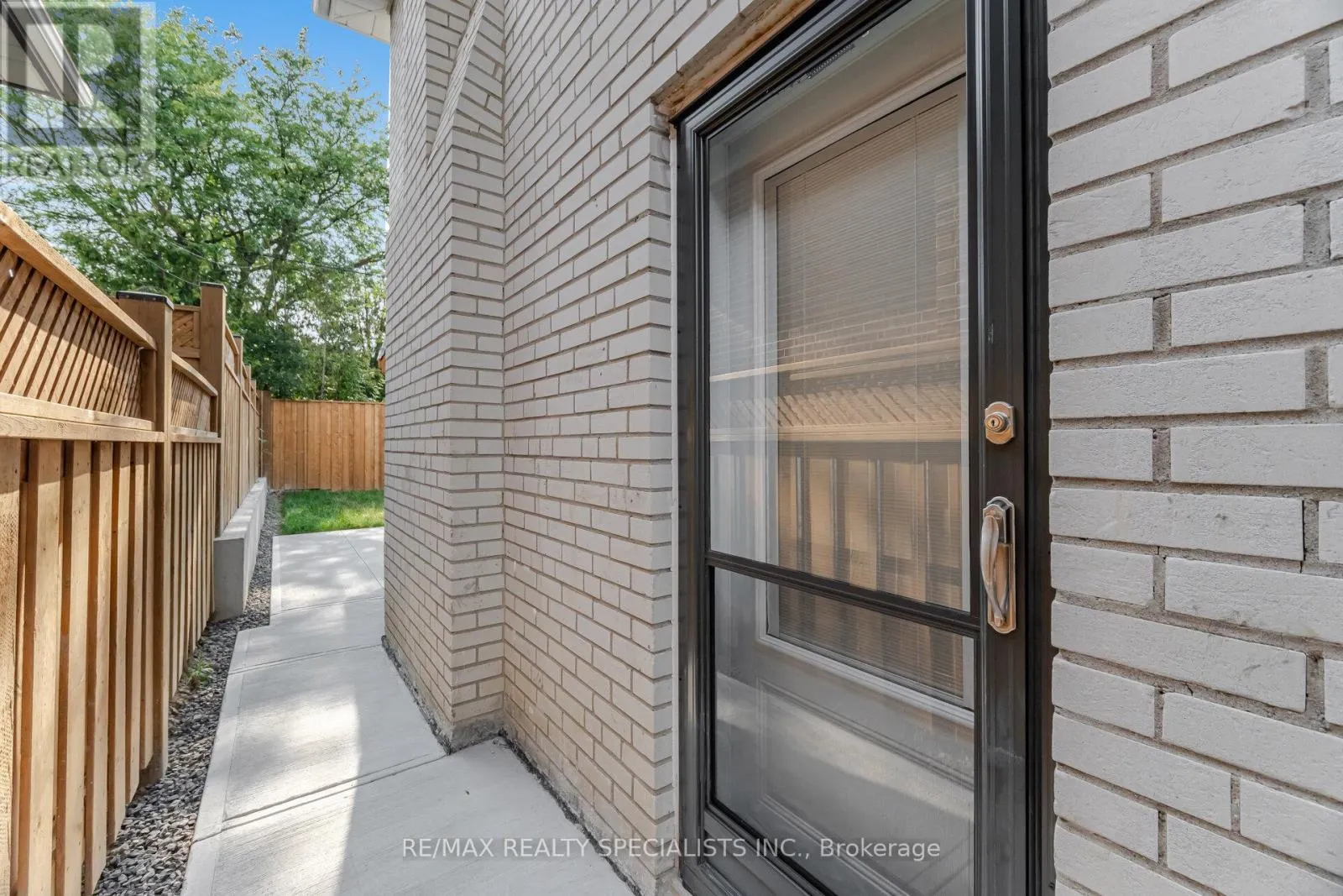 29 NORFIELD CRESCENT