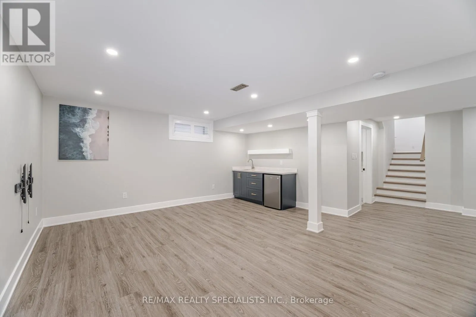 29 NORFIELD CRESCENT