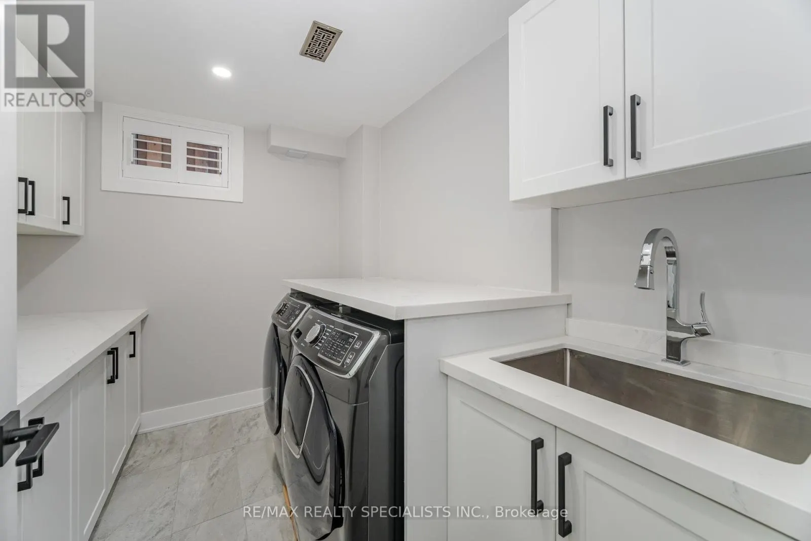 29 NORFIELD CRESCENT
