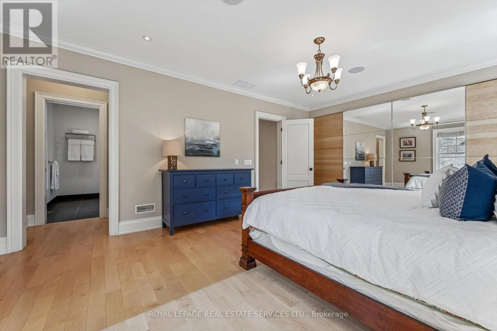 335 LAKESHORE ROAD W