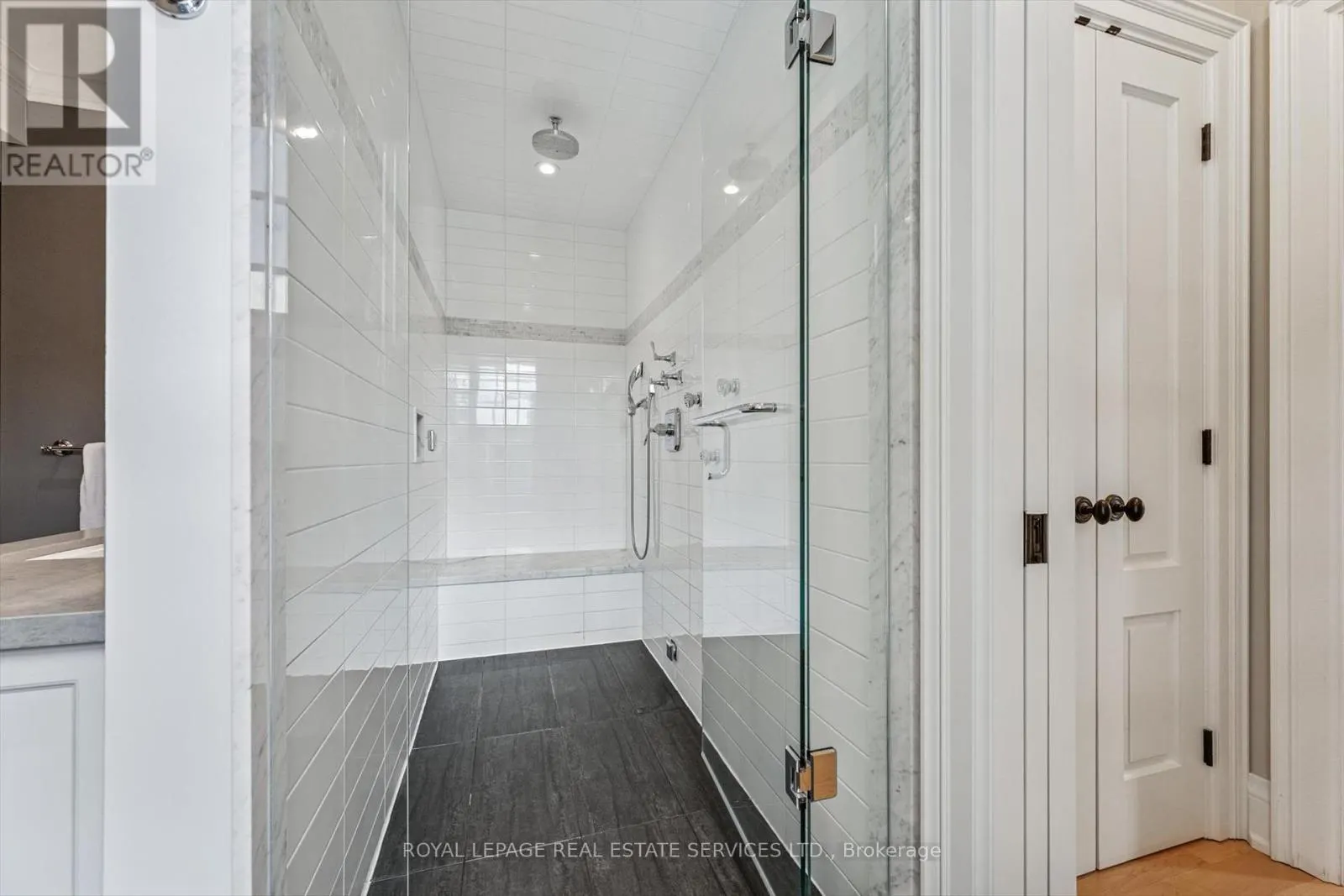 335 LAKESHORE ROAD W