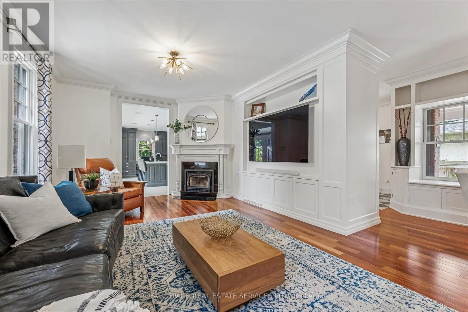 335 LAKESHORE ROAD W
