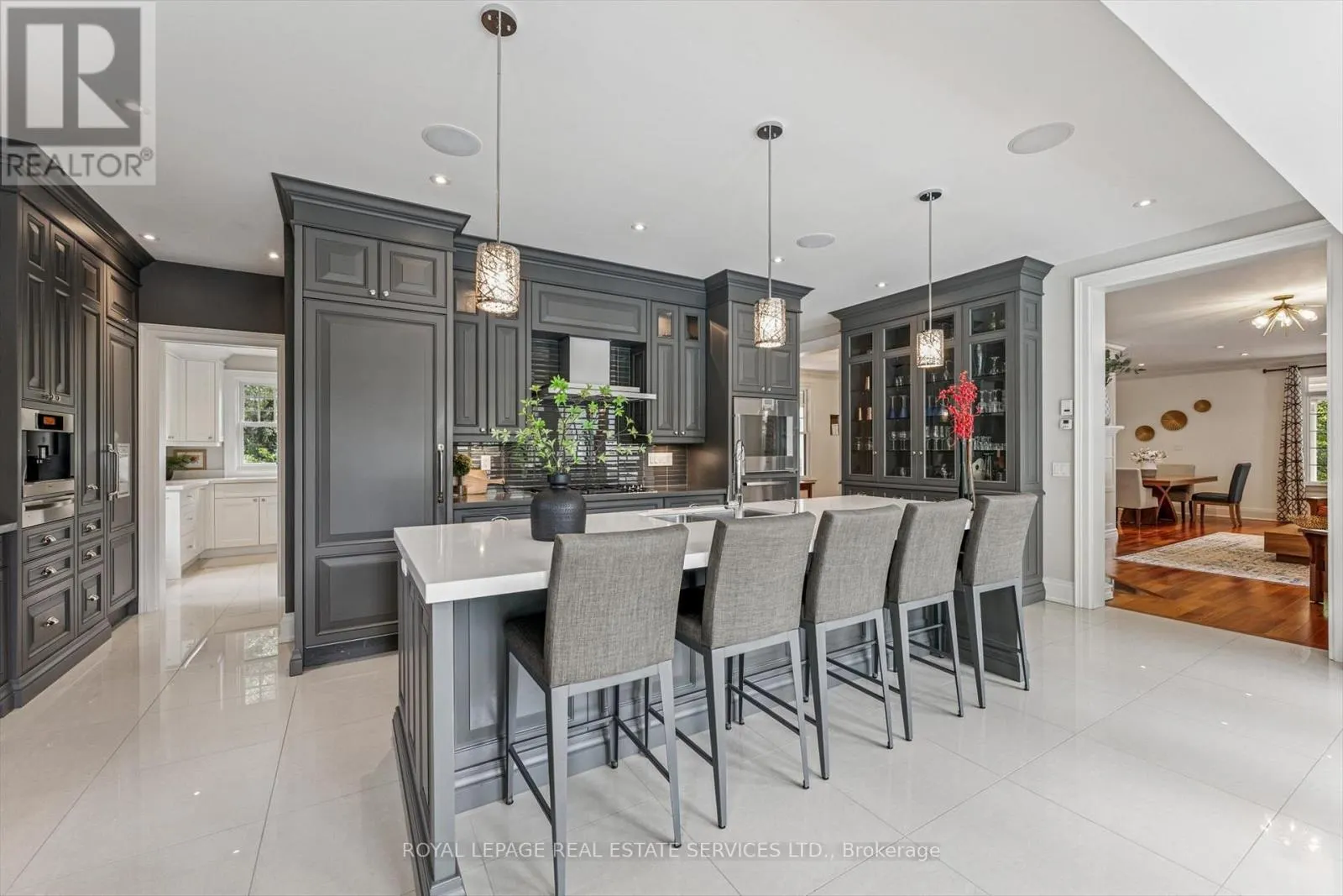335 LAKESHORE ROAD W