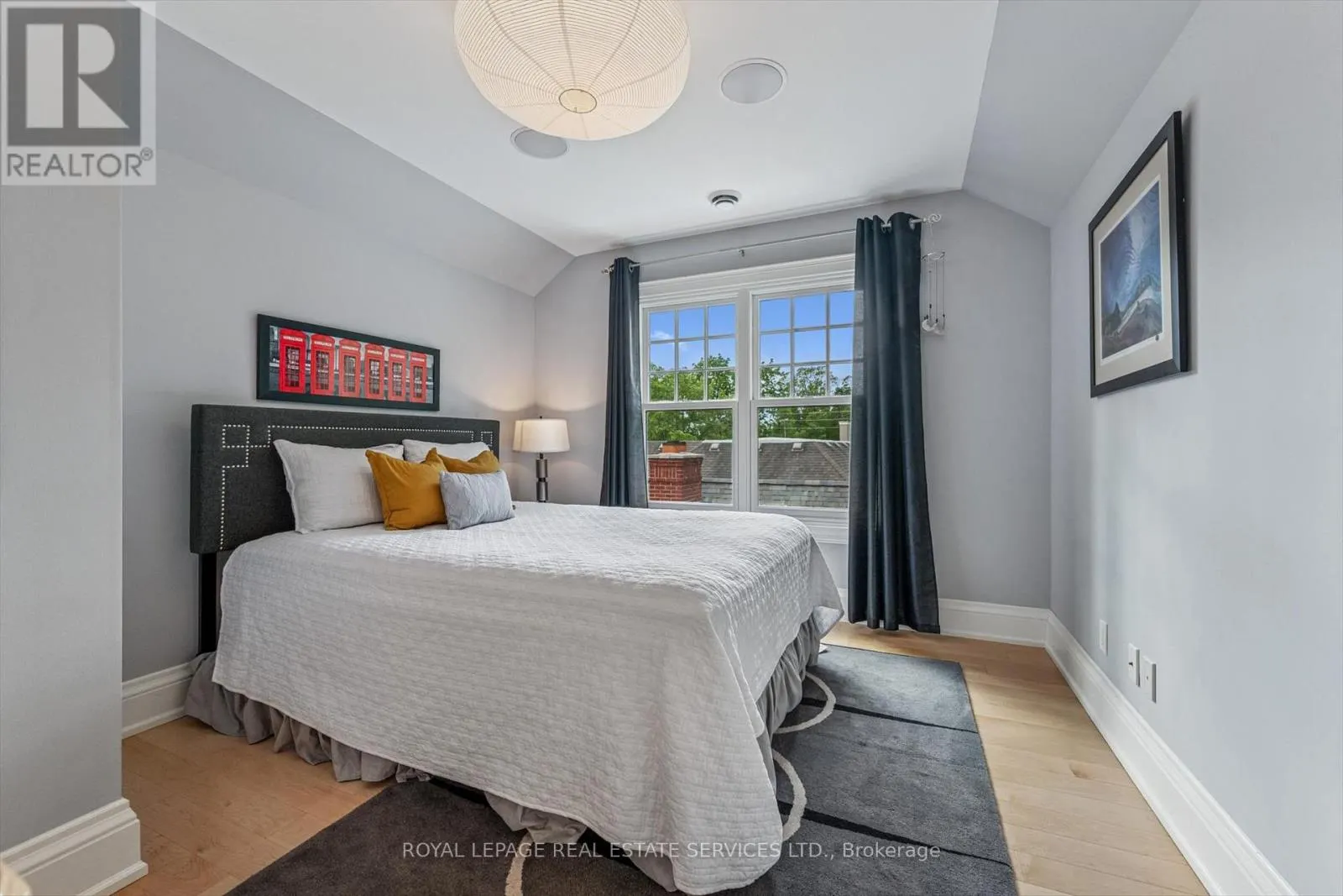 335 LAKESHORE ROAD W