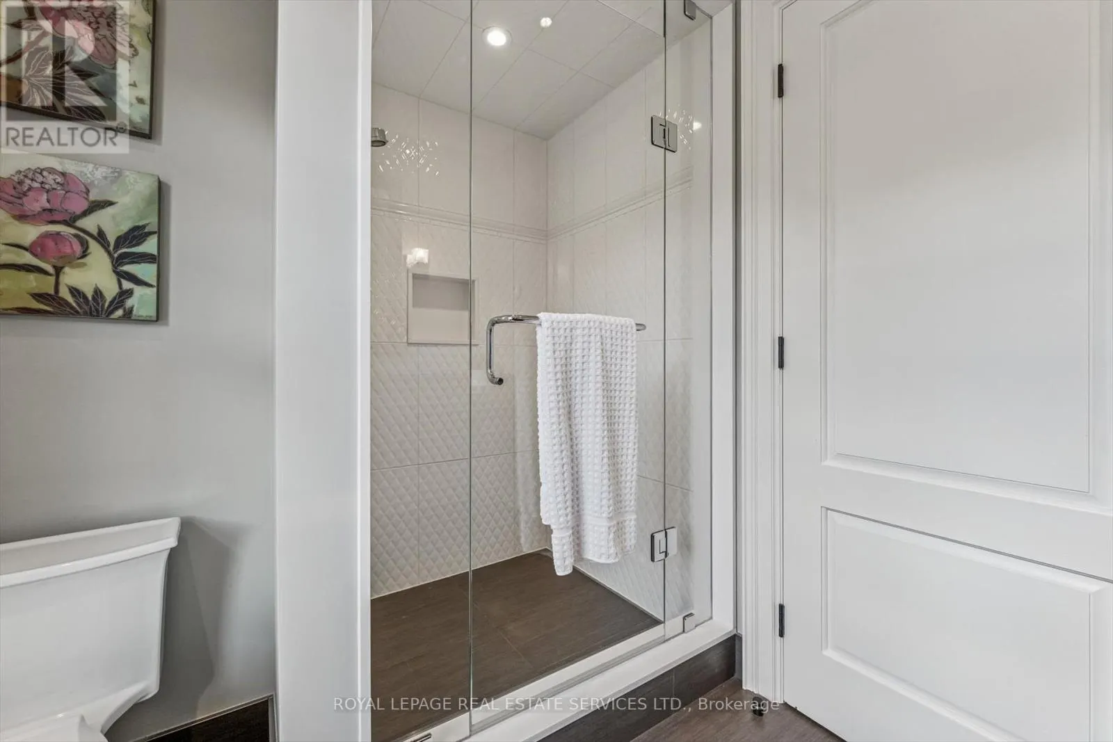 335 LAKESHORE ROAD W