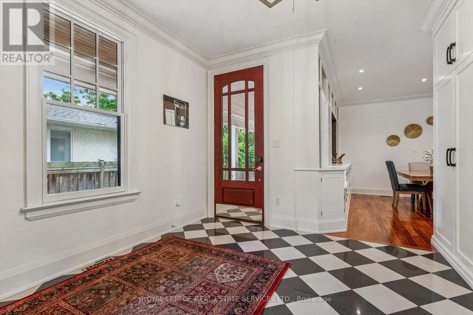 335 LAKESHORE ROAD W