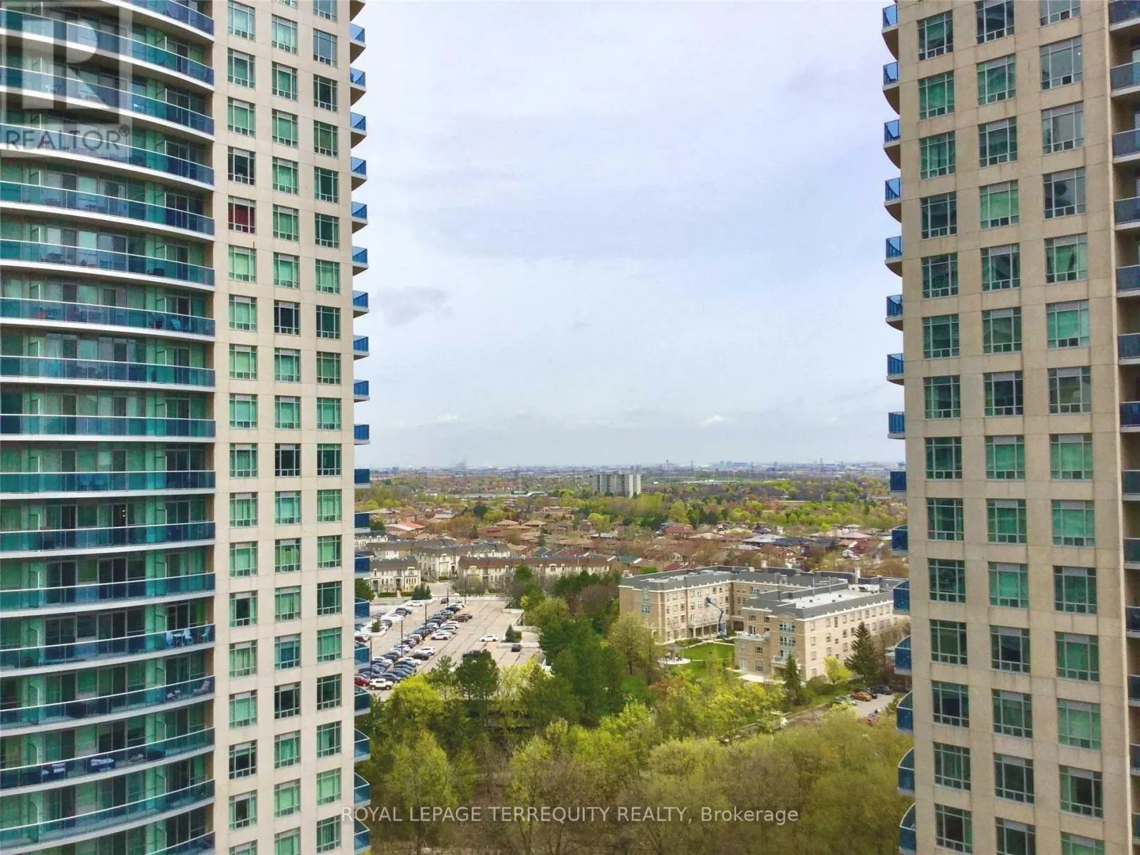 1602 - 70 ABSOLUTE AVENUE