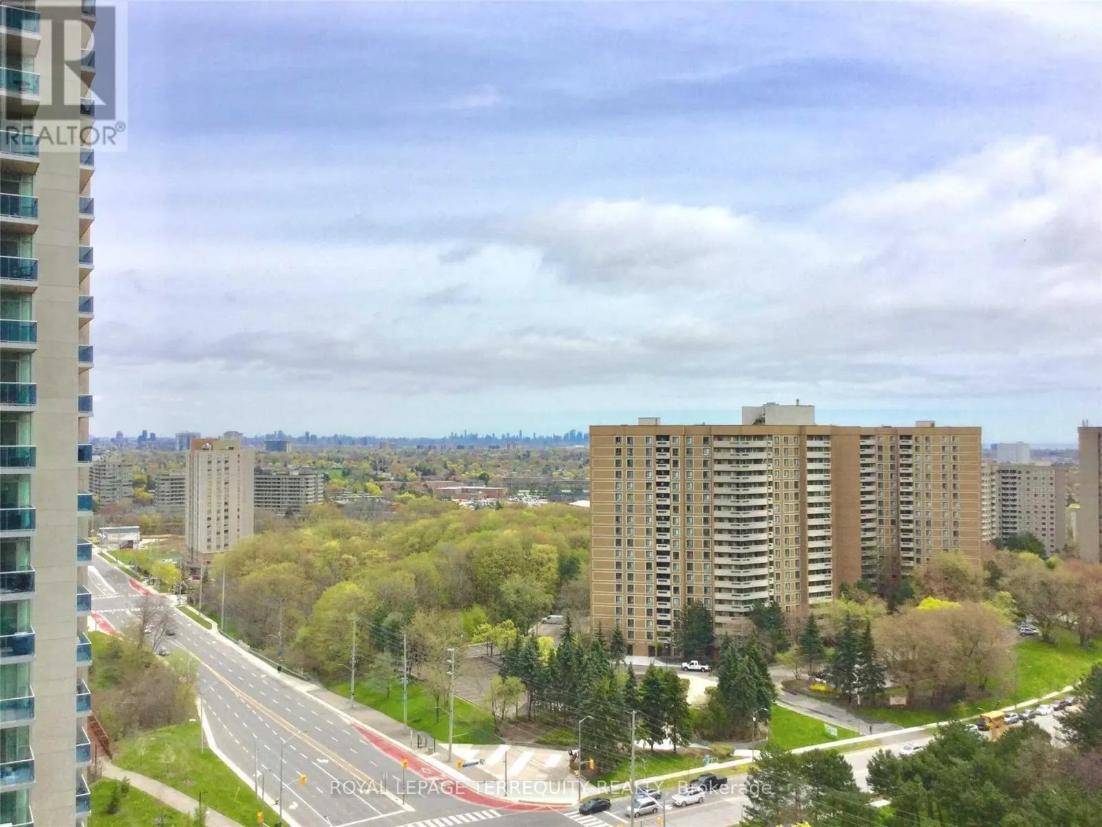 1602 - 70 ABSOLUTE AVENUE