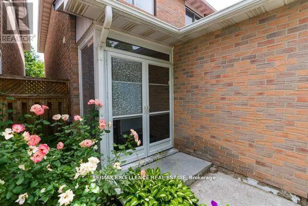 55 RUSHMORE CRESCENT