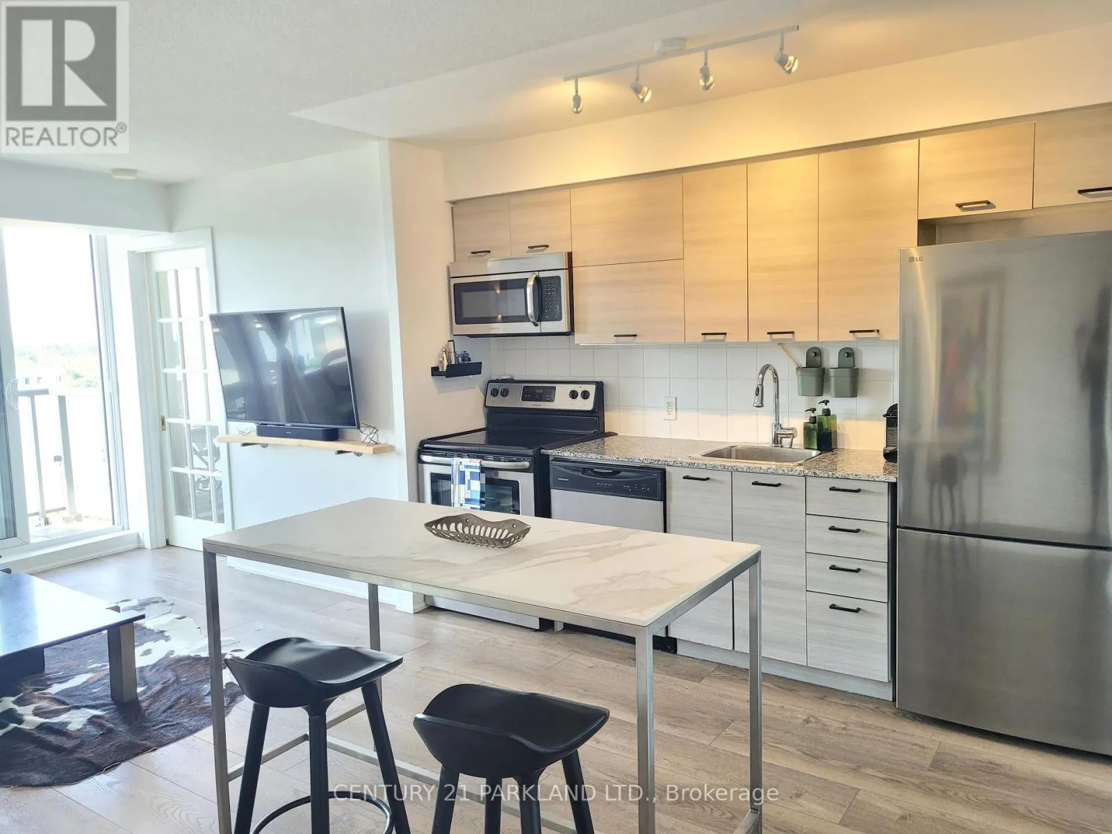 1215 - 20 JOE SHUSTER WAY