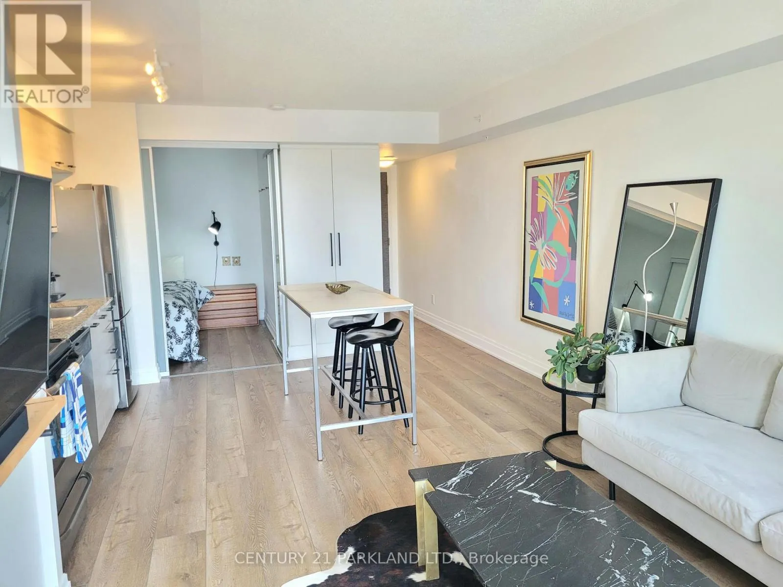 1215 - 20 JOE SHUSTER WAY