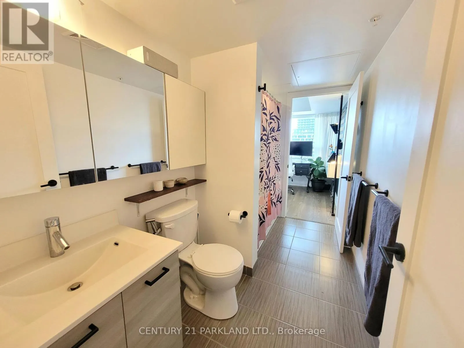 1215 - 20 JOE SHUSTER WAY