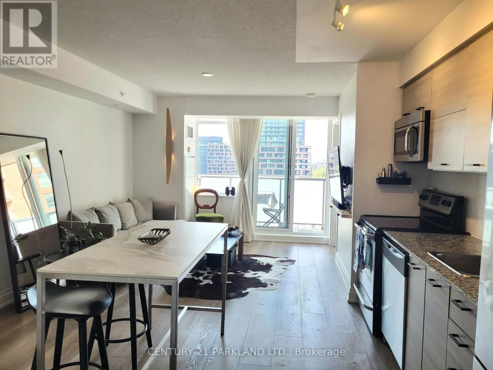 1215 - 20 JOE SHUSTER WAY