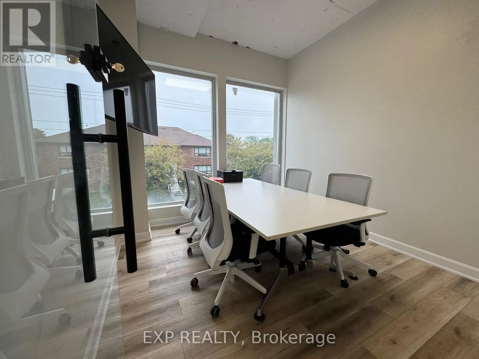 212 - 230 LAKESHORE ROAD E