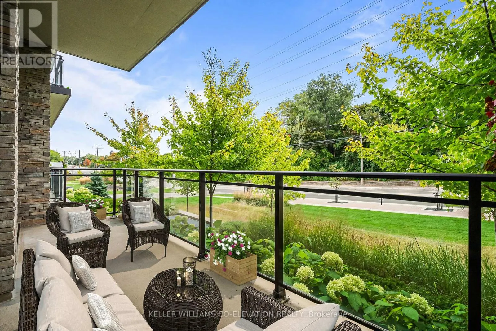 G28 - 1575 LAKESHORE ROAD W