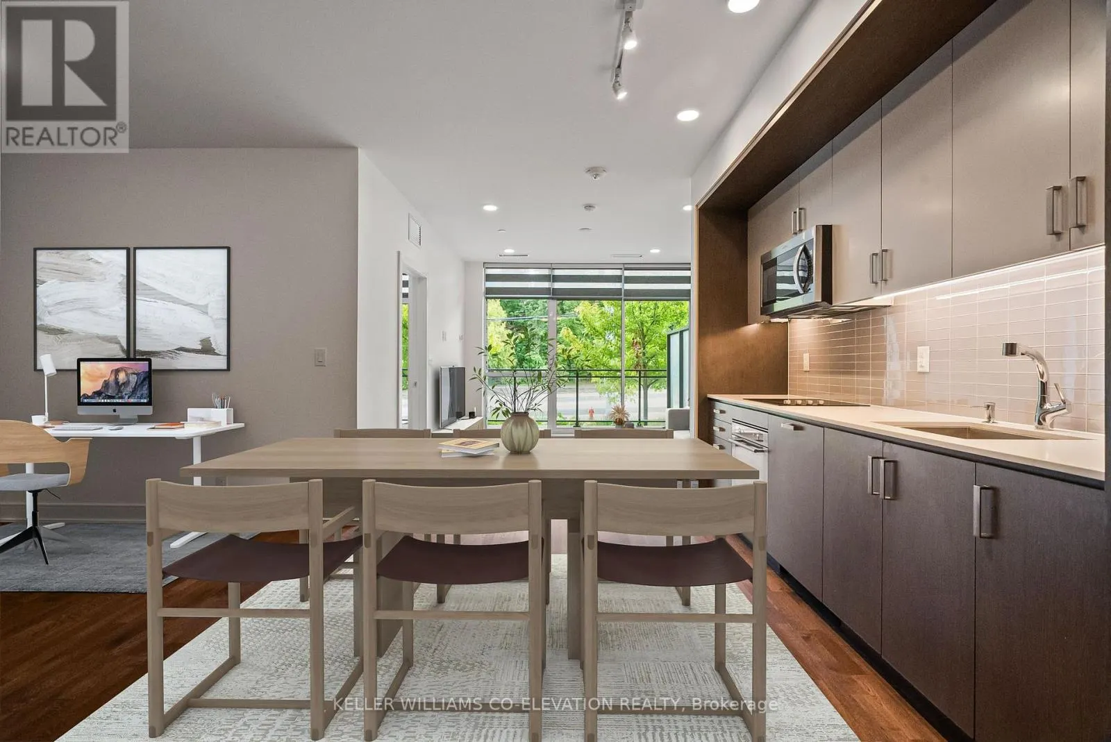 G28 - 1575 LAKESHORE ROAD W