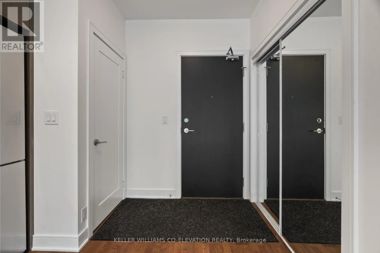 G28 - 1575 LAKESHORE ROAD W