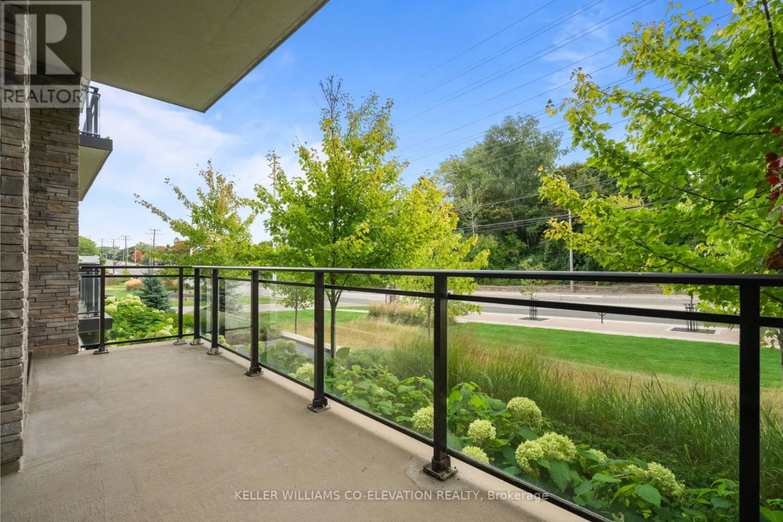 G28 - 1575 LAKESHORE ROAD W