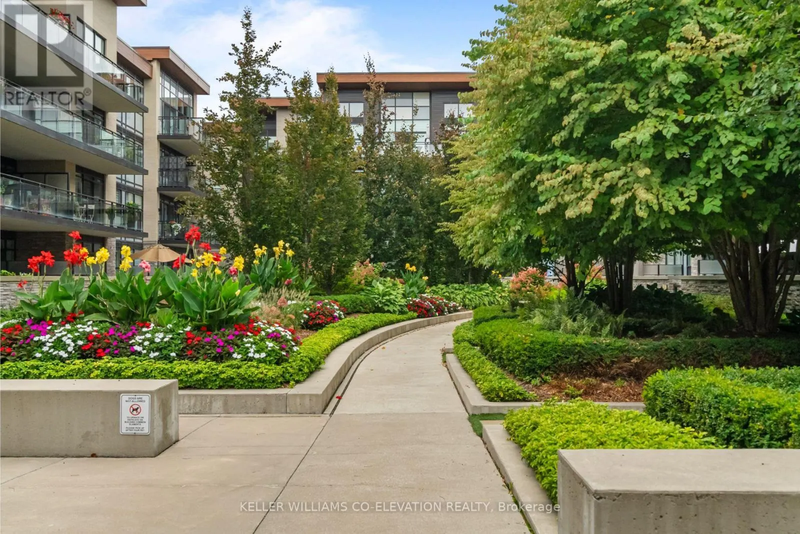 G28 - 1575 LAKESHORE ROAD W