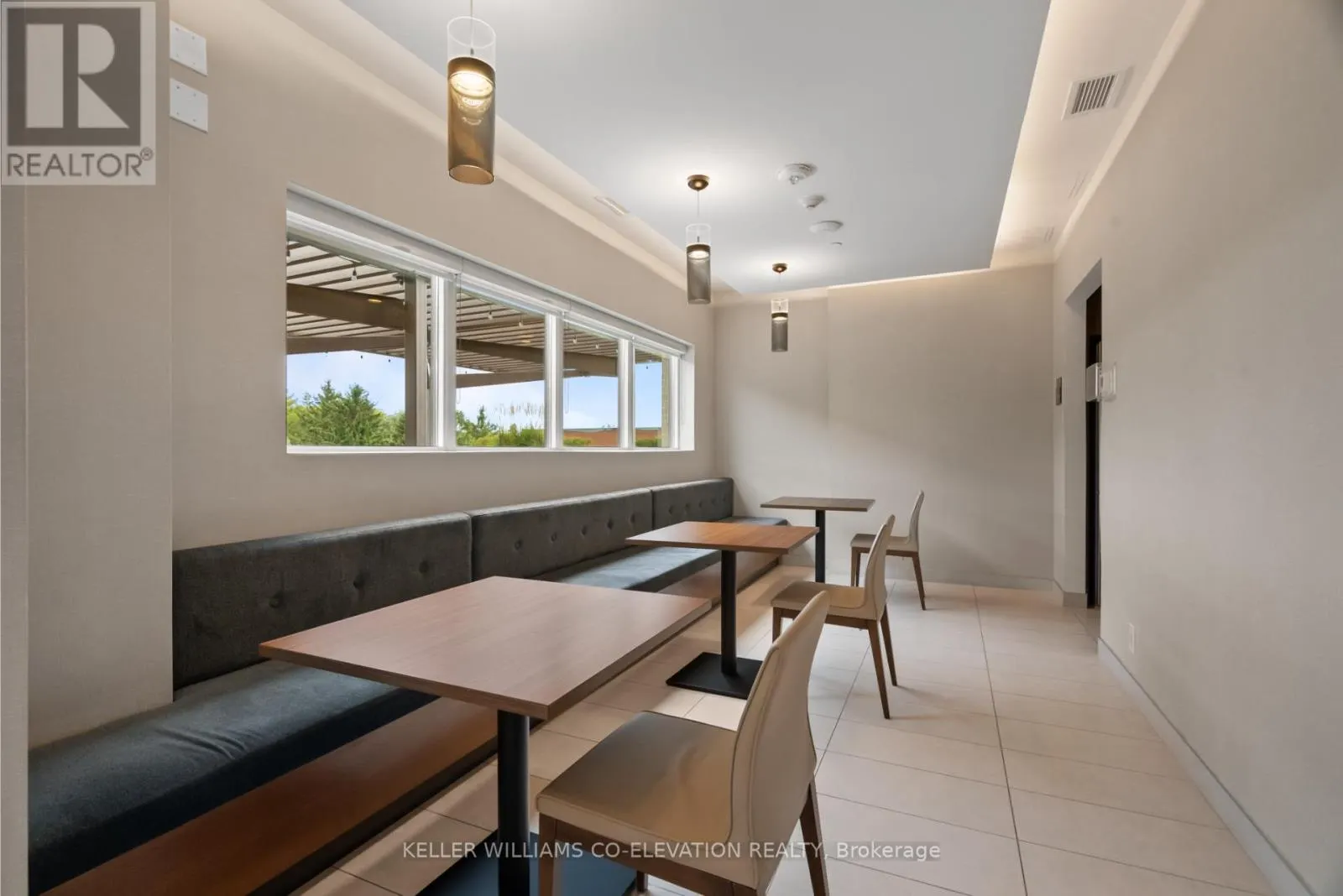 G28 - 1575 LAKESHORE ROAD W