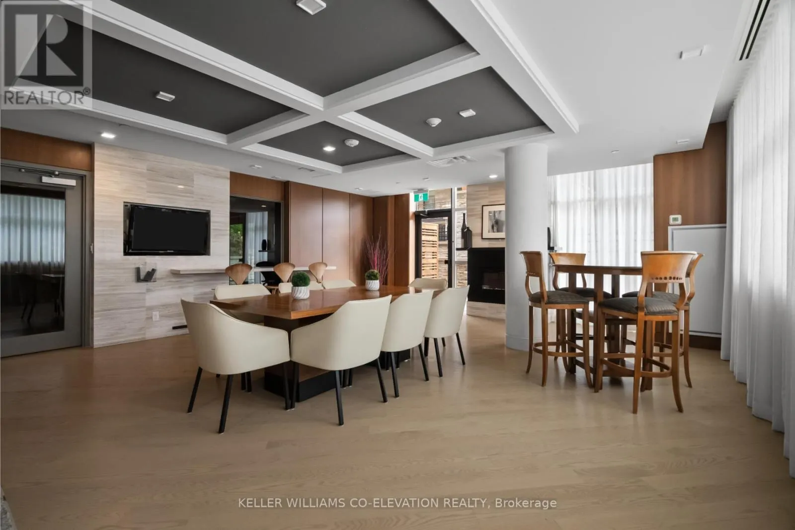 G28 - 1575 LAKESHORE ROAD W