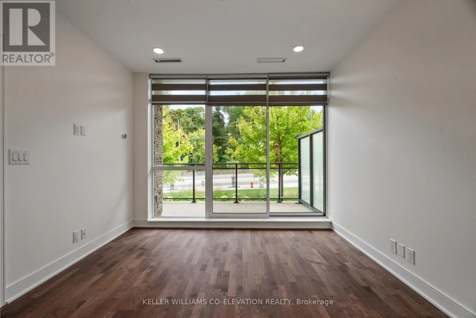 G28 - 1575 LAKESHORE ROAD W