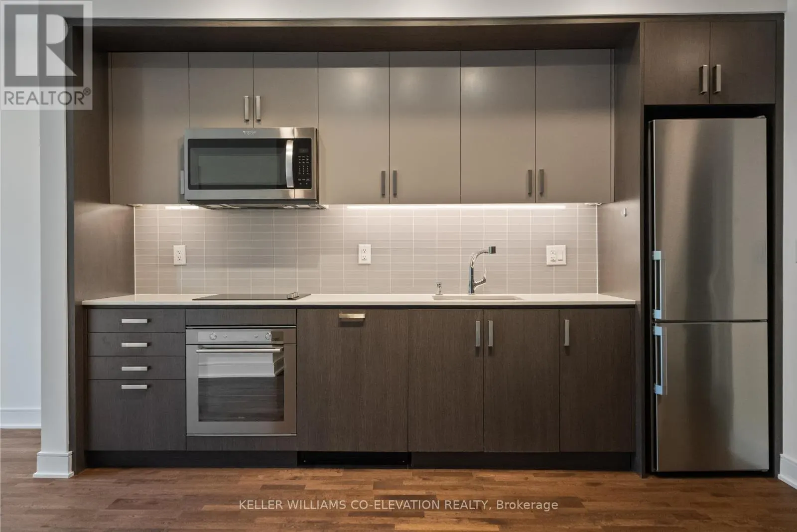 G28 - 1575 LAKESHORE ROAD W