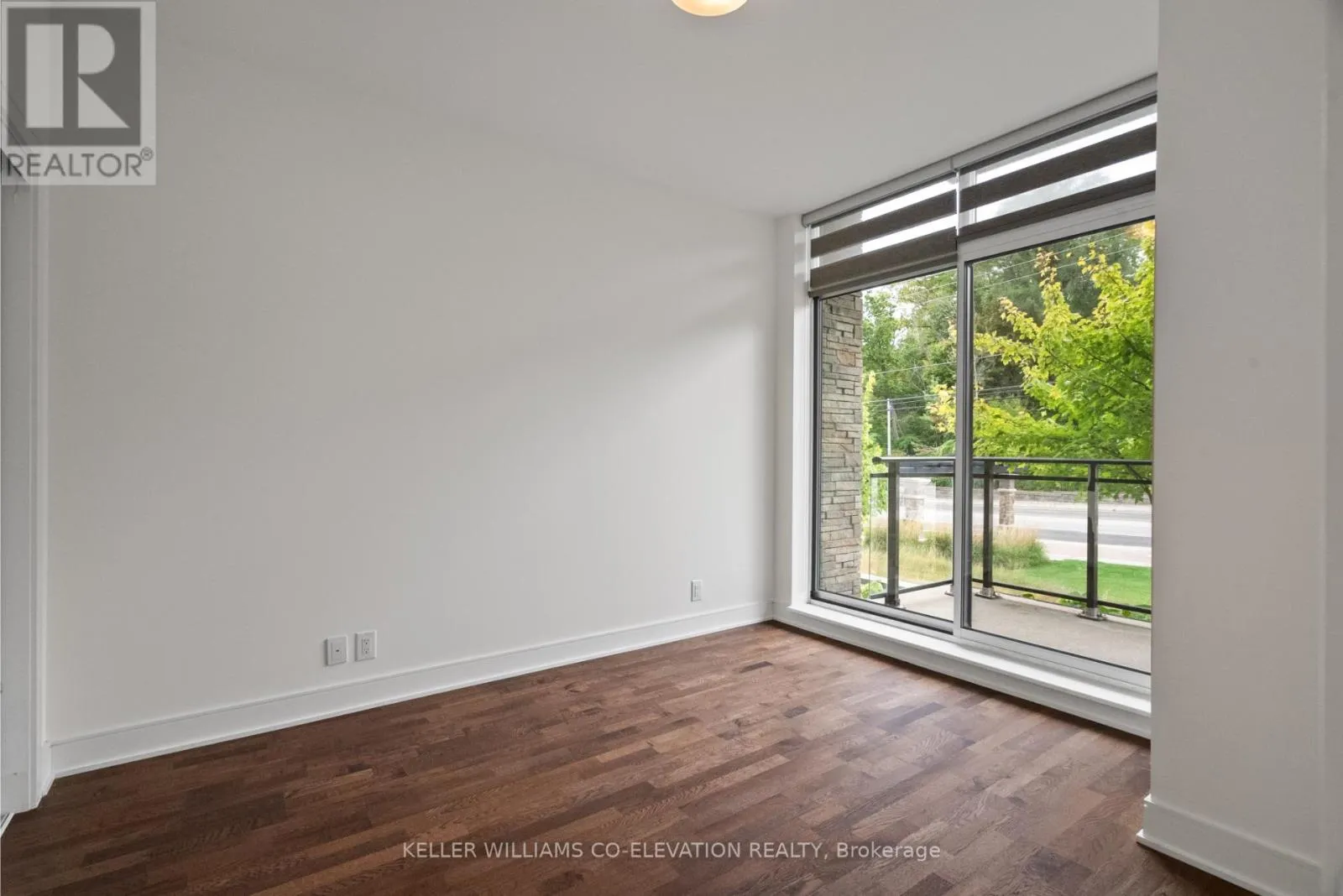 G28 - 1575 LAKESHORE ROAD W