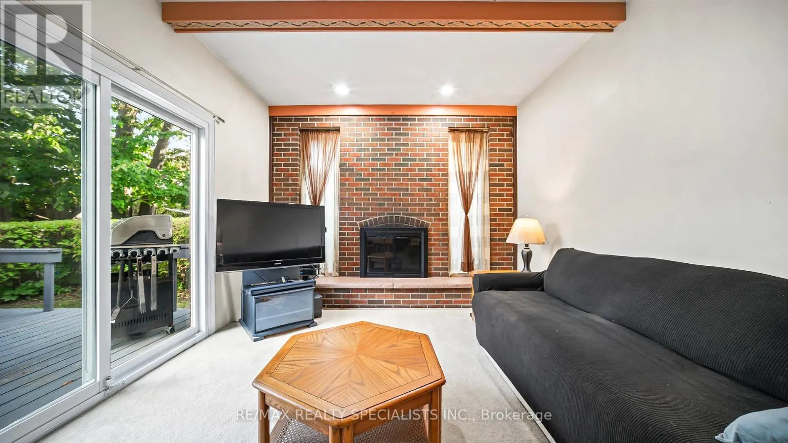 2160 JENNER COURT