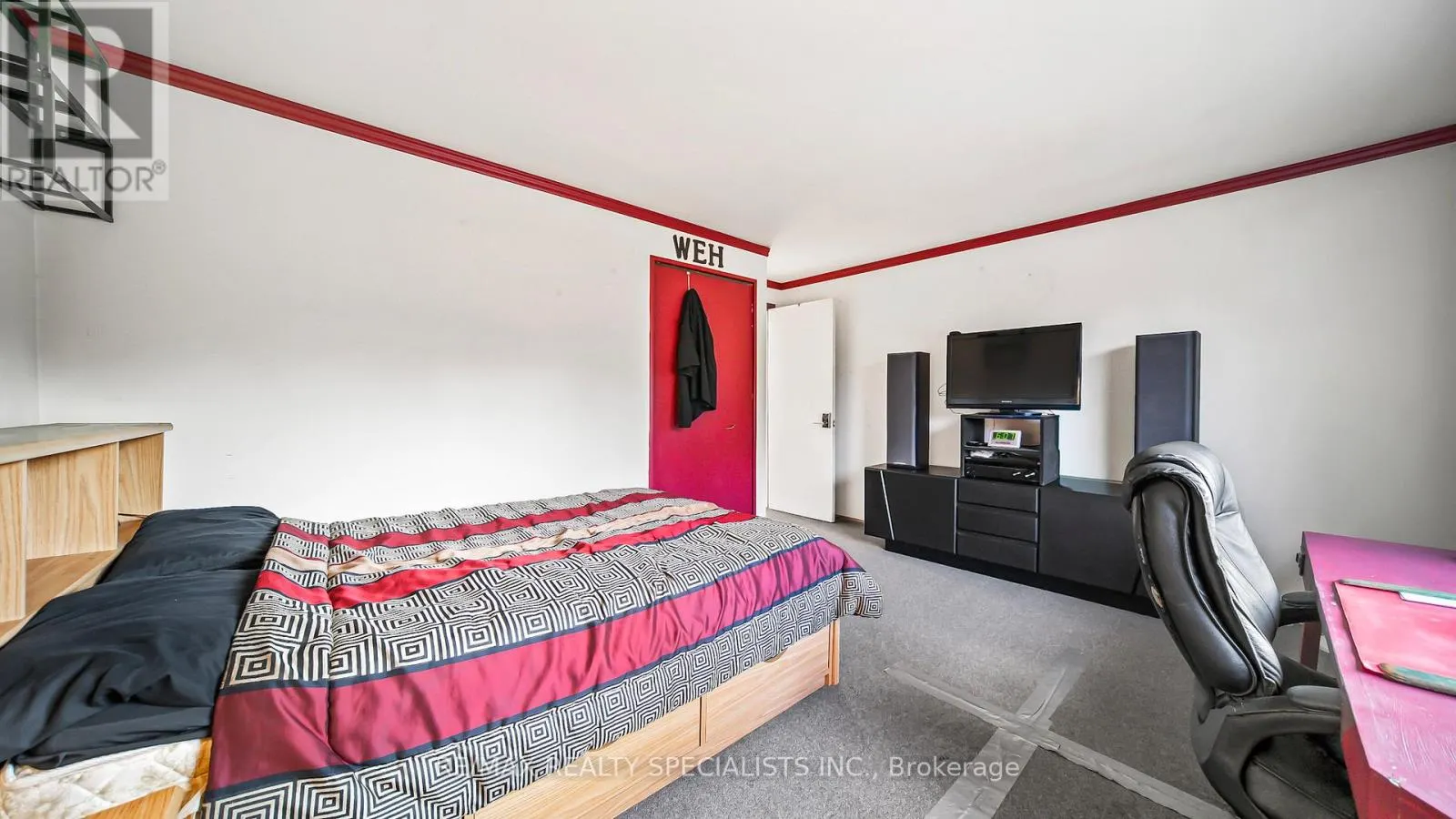 2160 JENNER COURT
